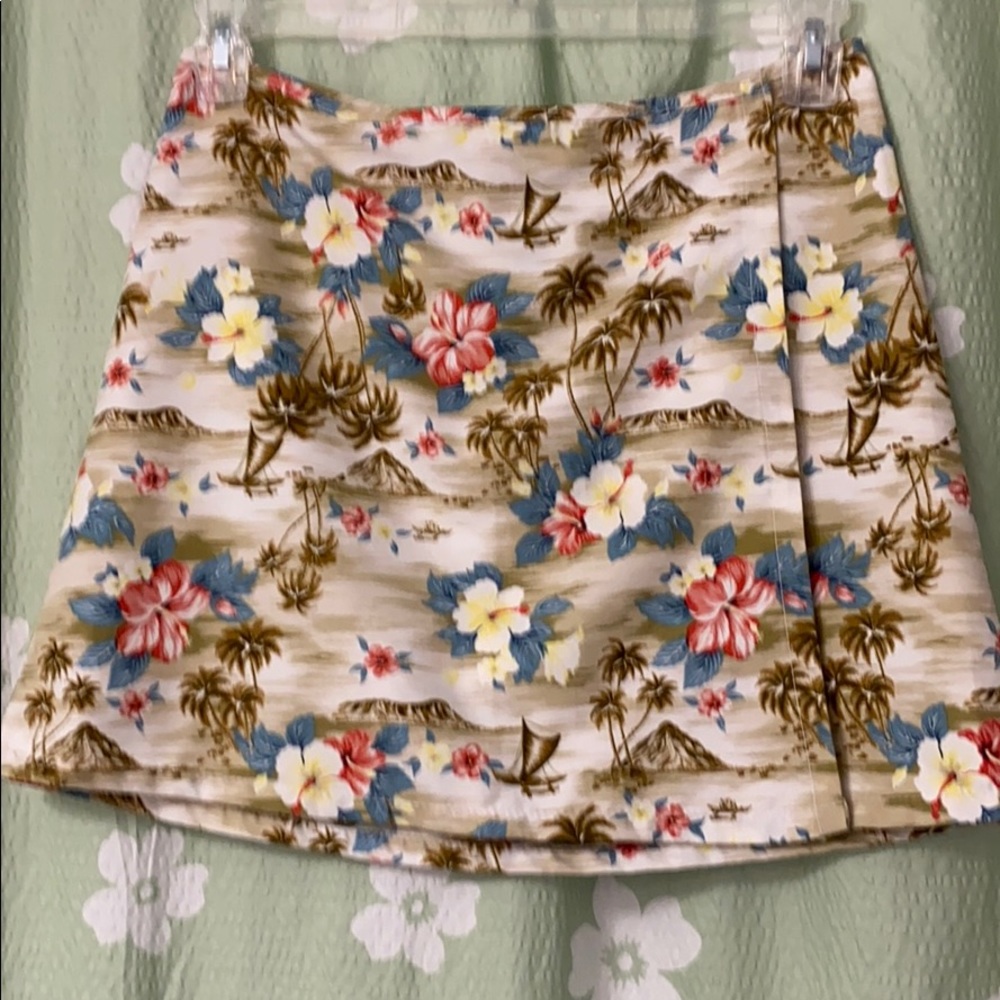 Hawaiian mini wrap skirt